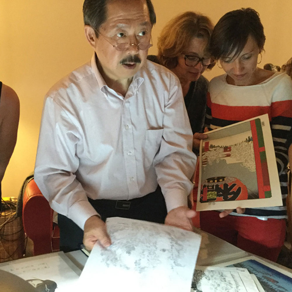 Le graveur japonnais Motoharu Asaka rencontre des graveurs français