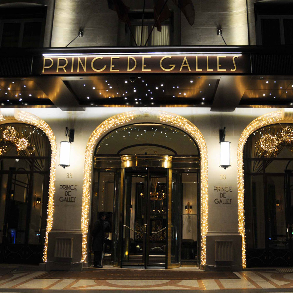 Vernissage de l’exposition « Métiers d’Art de Vivre » au Prince de Galles – Paris.
